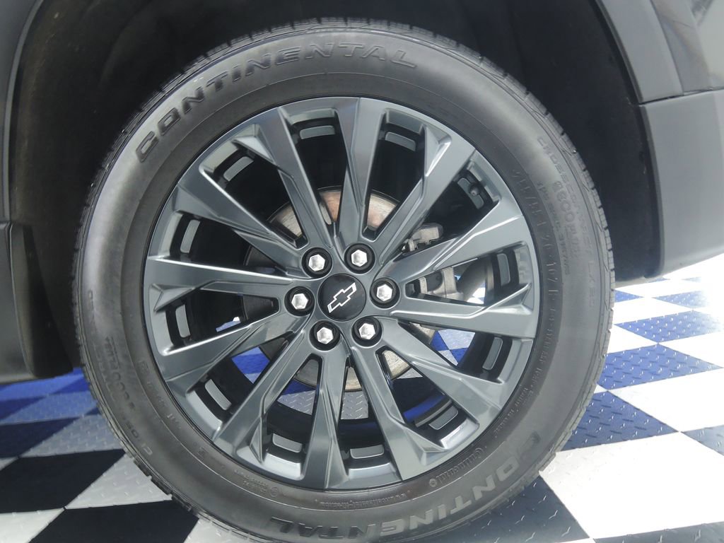 Used 2023 Chevrolet Traverse RS w/ LPO, Floor Liner Package AWD/4WD image 7