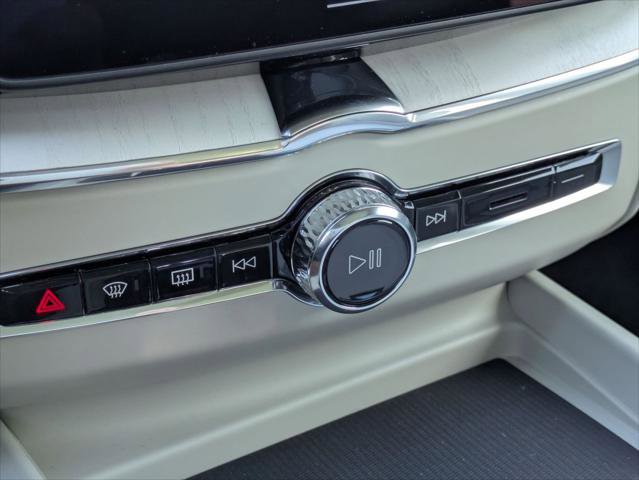 New 2026 Volvo XC60 T8 Ultra w/ Protection Package Premier image 7