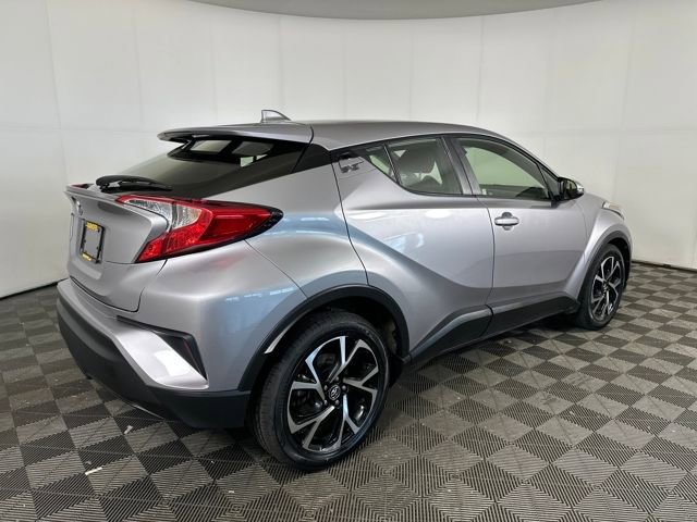 Used 2019 Toyota C-HR XLE image 3