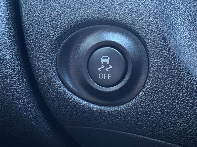 Used 2015 Nissan 370Z NISMO image 14