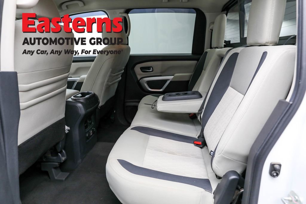 Used 2020 Nissan Titan SV w/ SV Convenience Package image 23