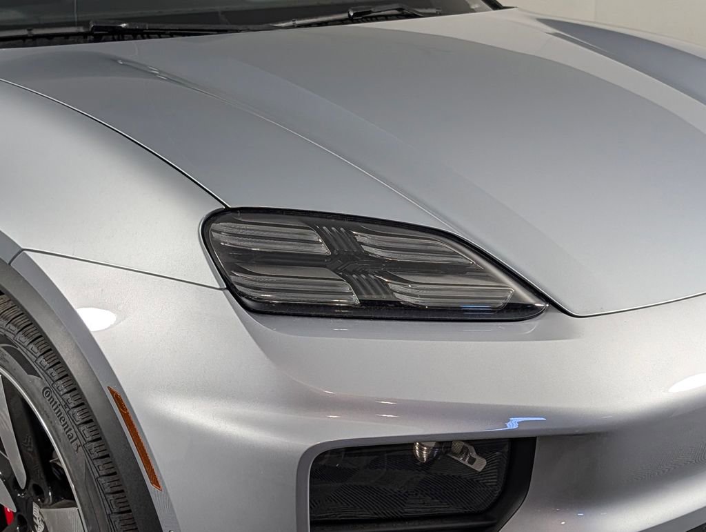 New 2026 Porsche Macan 4S Electric image 15