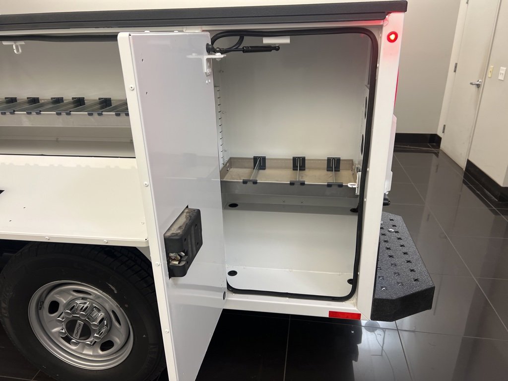 New 2026 Ford F250 XL w/ XL Chrome Package image 25