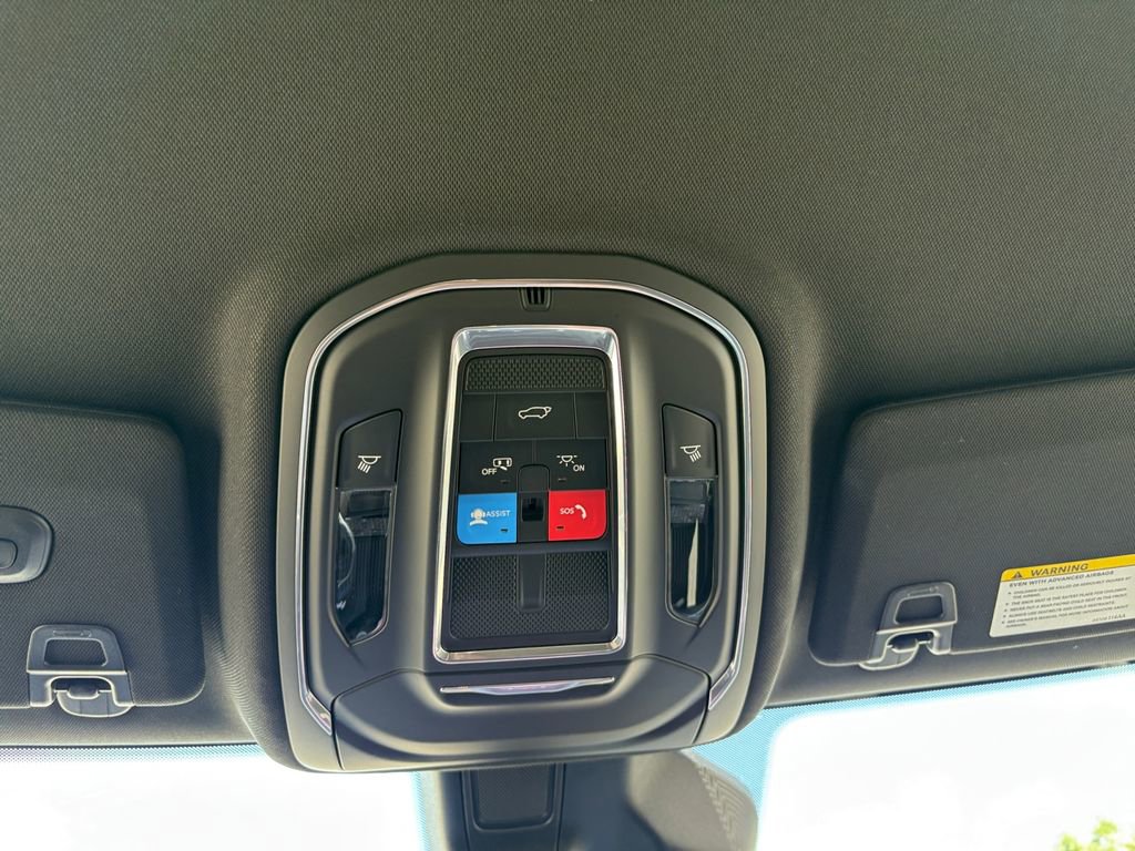 New 2025 Jeep Grand Cherokee Limited image 33