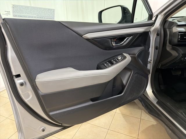 Used 2025 Subaru Outback Premium image 9