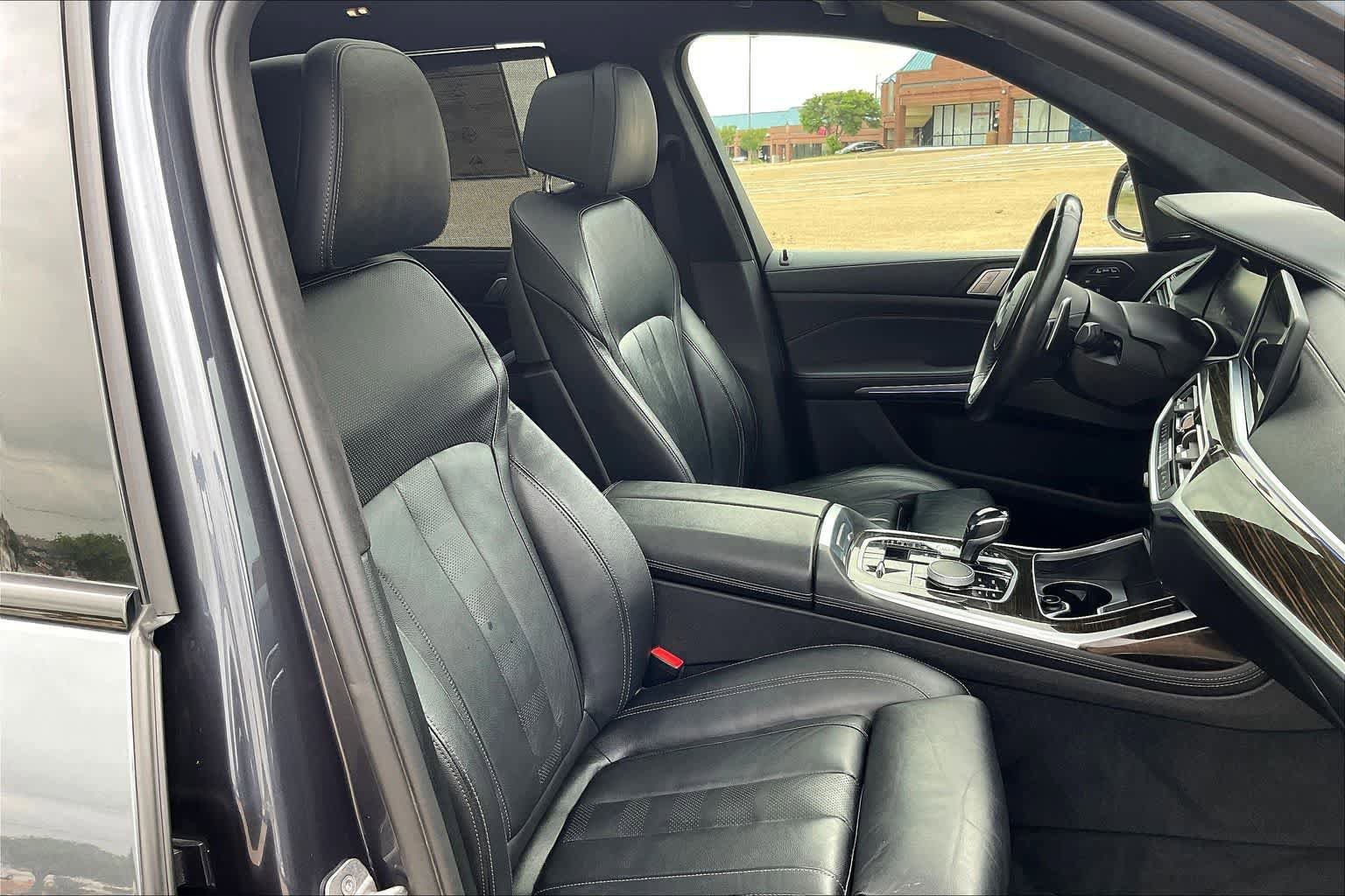 Used 2020 BMW X7 M50i image 13