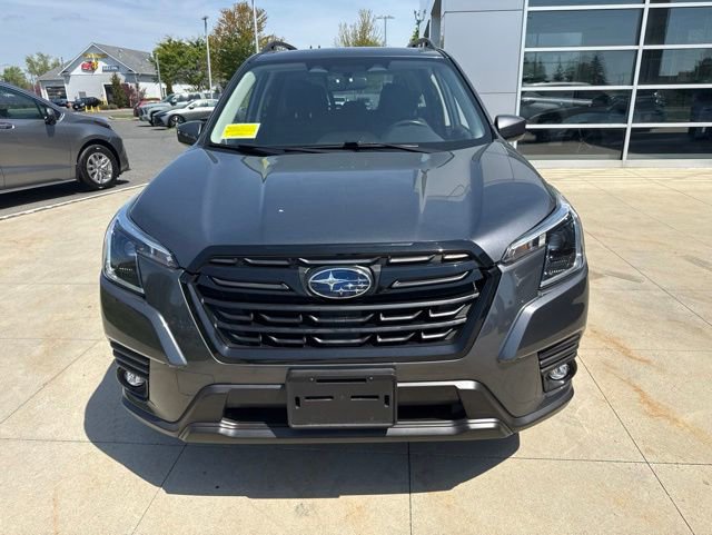 Used 2024 Subaru Forester Premium AWD/4WD image 2