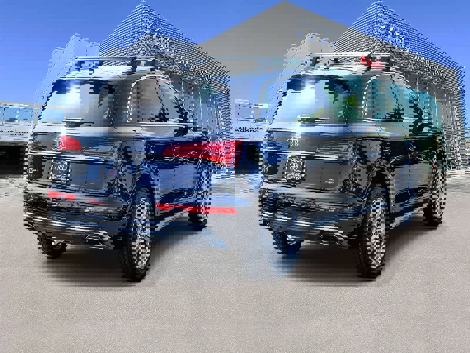 Used 2022 Audi Q5 2.0T Prestige w/ Prestige Package image 4