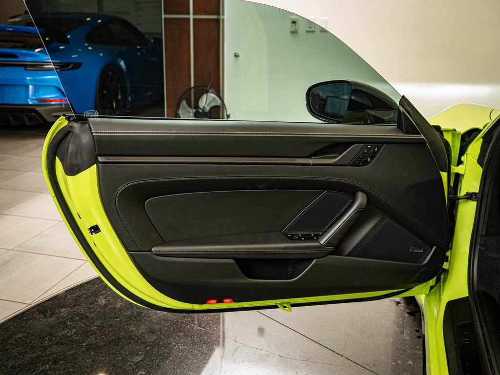 Certified 2025 Porsche 911 Carrera GTS RWD image 38