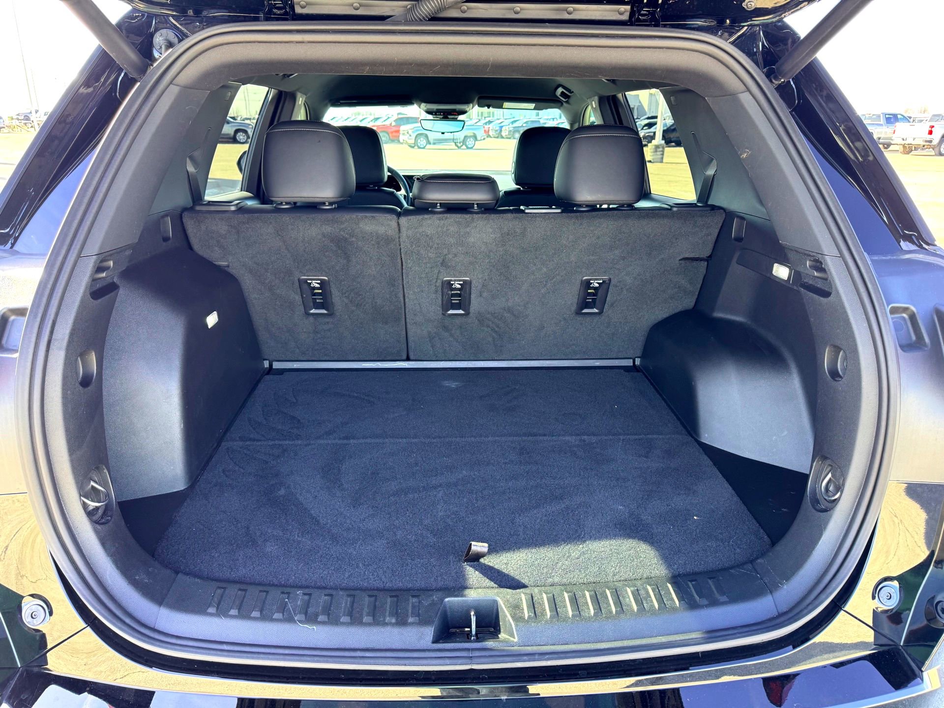 Used 2026 GMC Terrain AT4 w/ Convenience Package III image 9