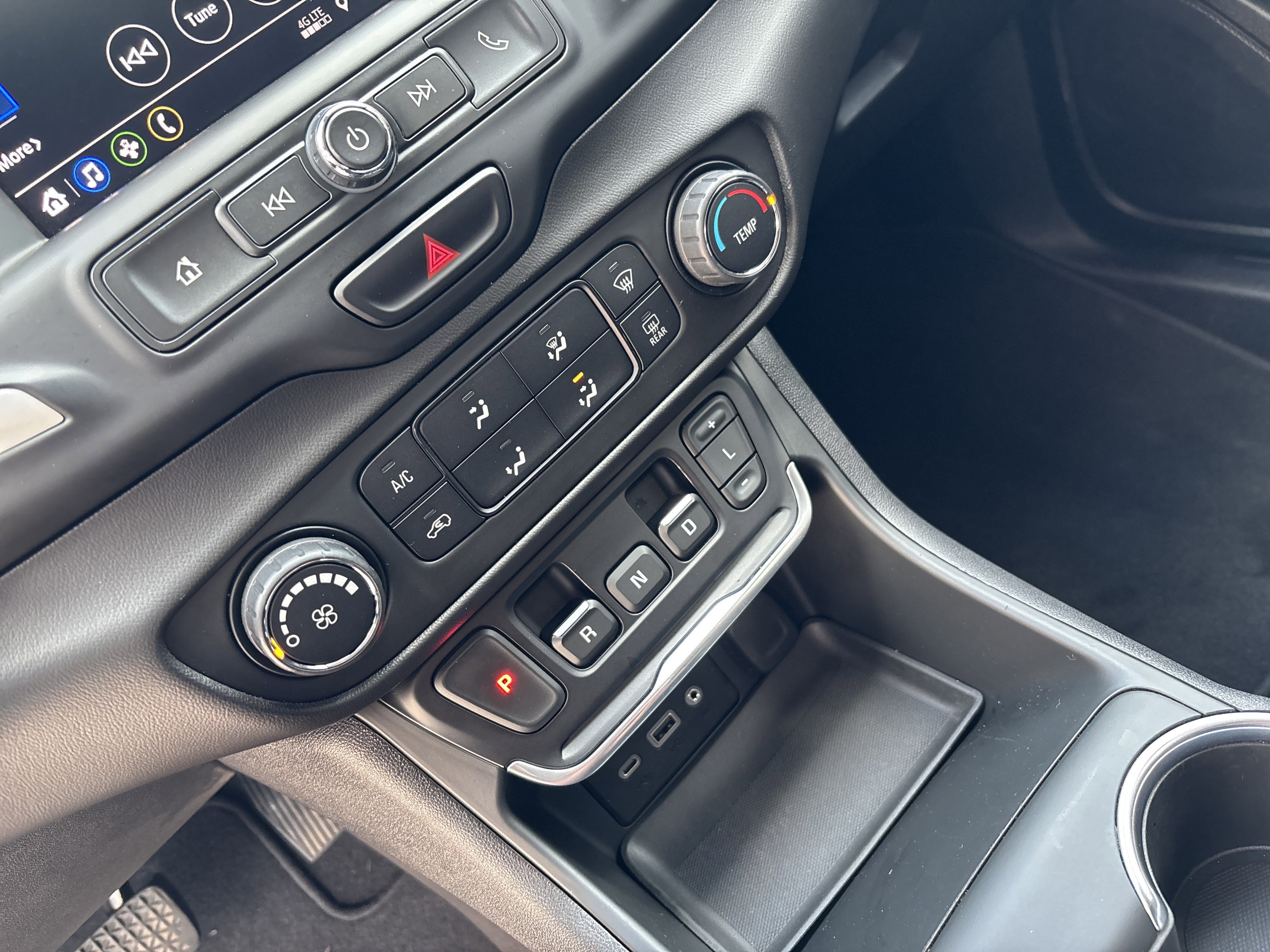 Used 2021 GMC Terrain SLE w/ Elevation Edition image 27