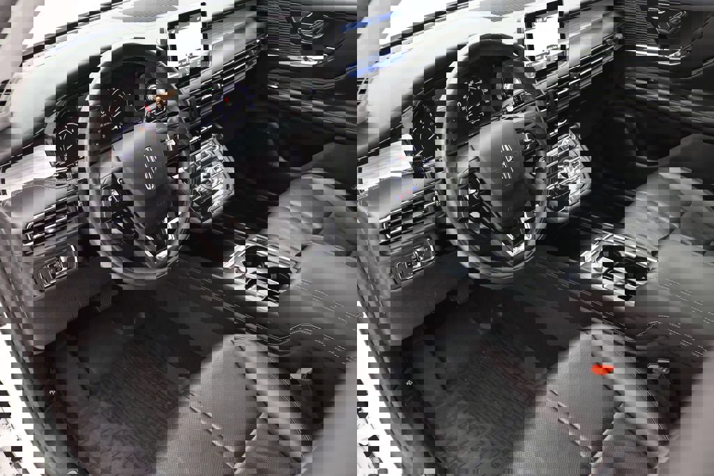 Used 2021 Lincoln Corsair AWD w/ Premium Package image 11