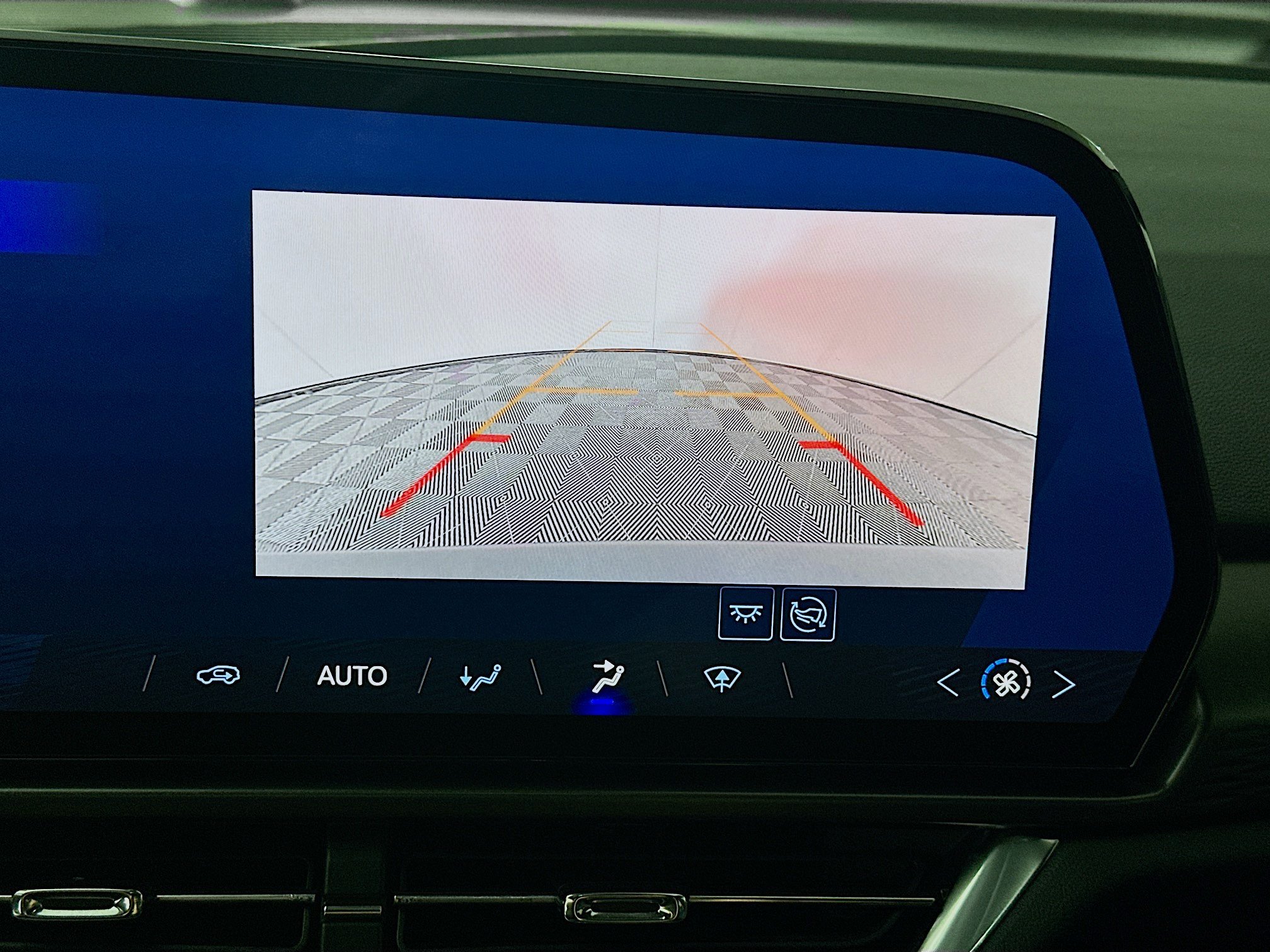 Used 2025 Chevrolet Equinox EV LT FWD image 23