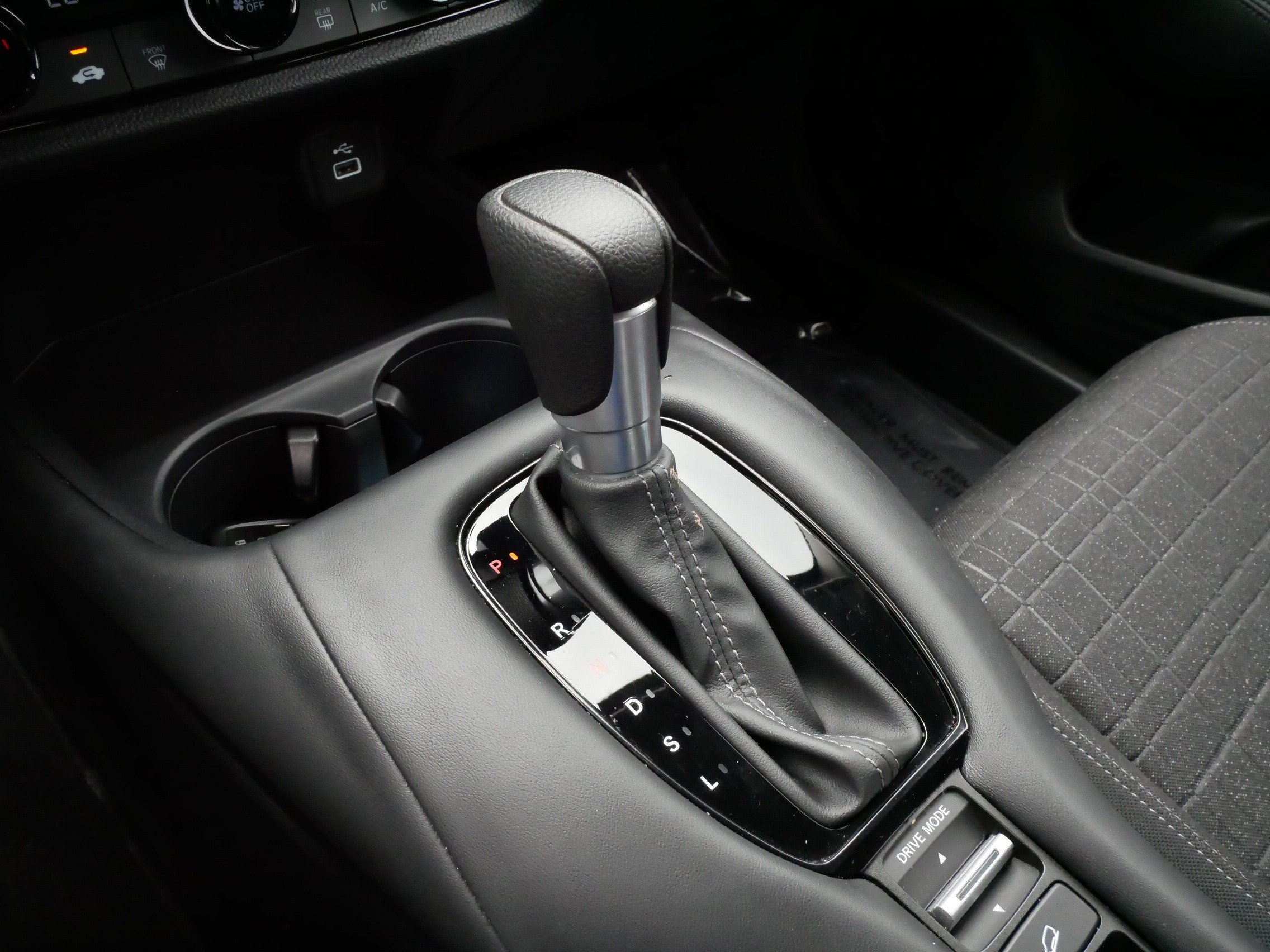 Used 2024 Honda HR-V LX image 24