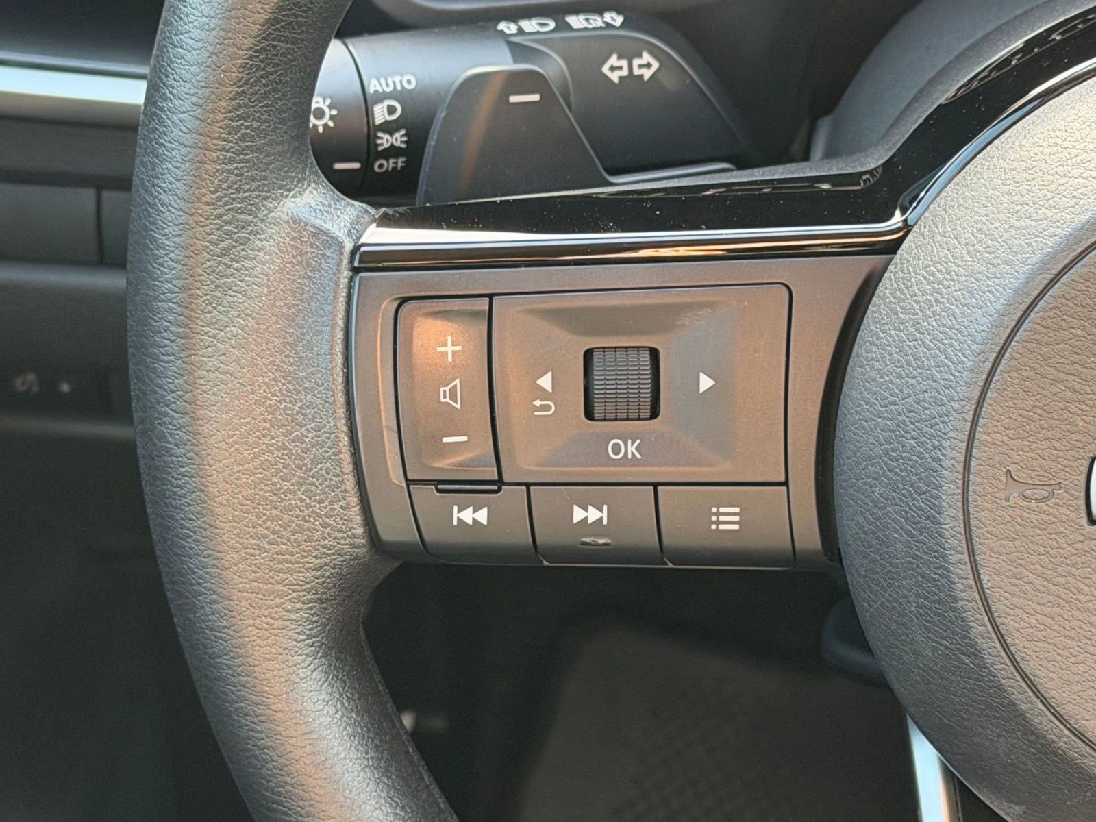 Certified 2022 Nissan Rogue SV image 15