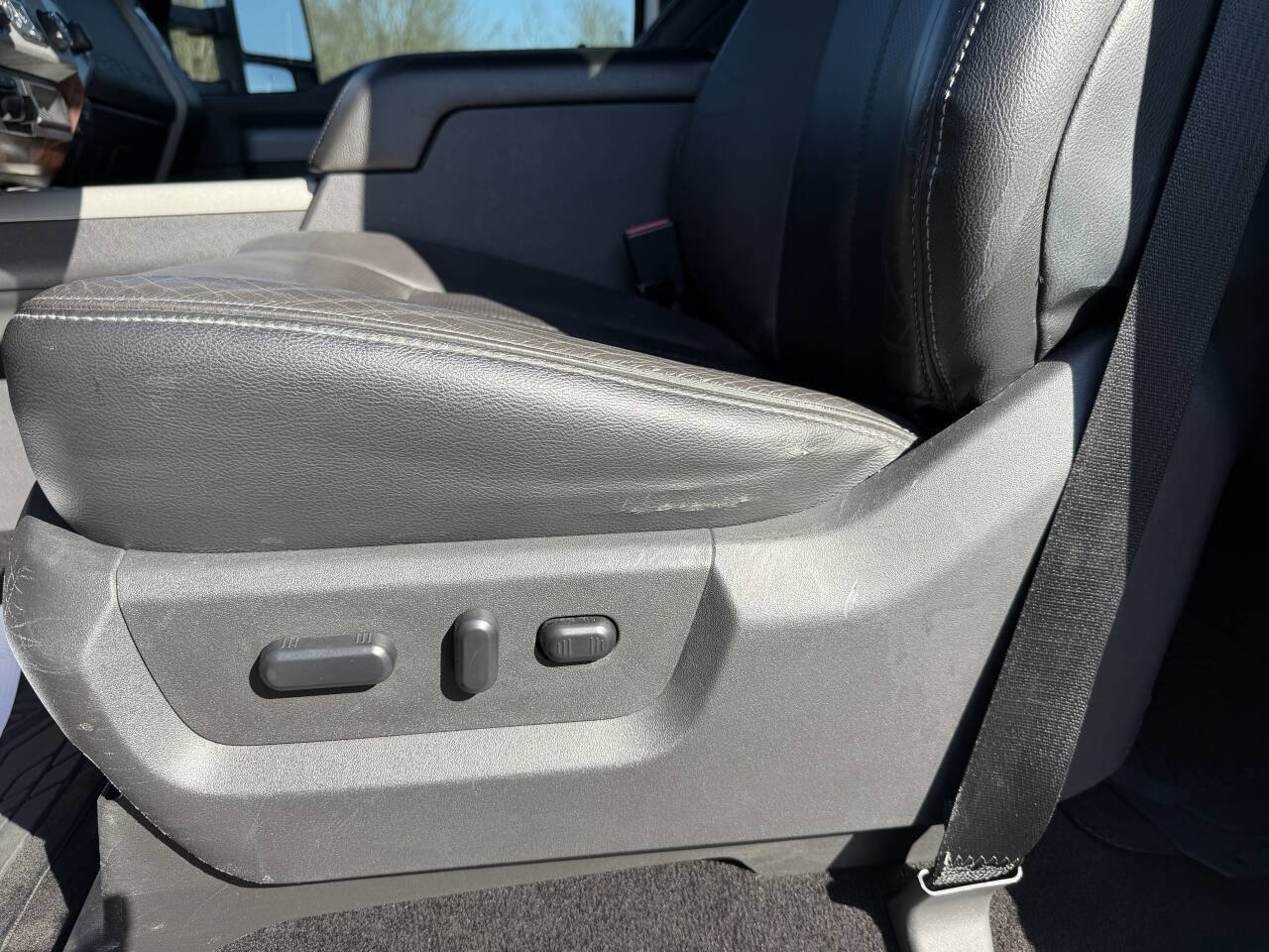 Used 2016 Ford F350 Lariat w/ Lariat Ultimate Package AWD/4WD image 58