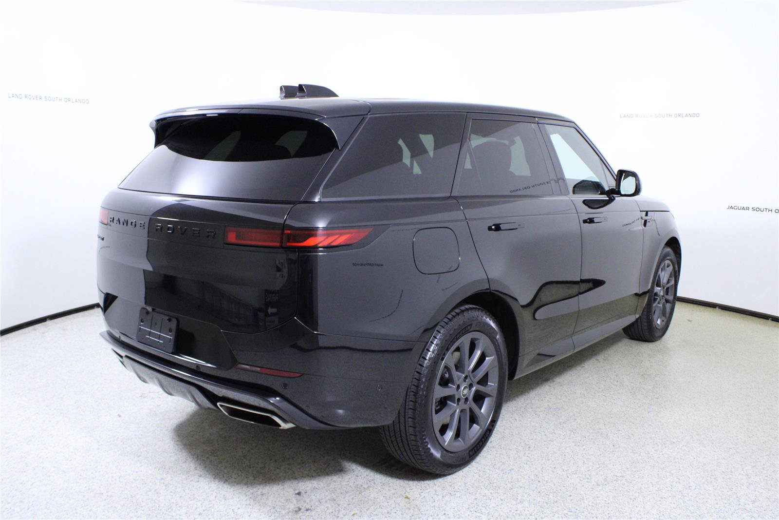 Used 2024 Land Rover Range Rover Sport Dynamic SE AWD/4WD image 7