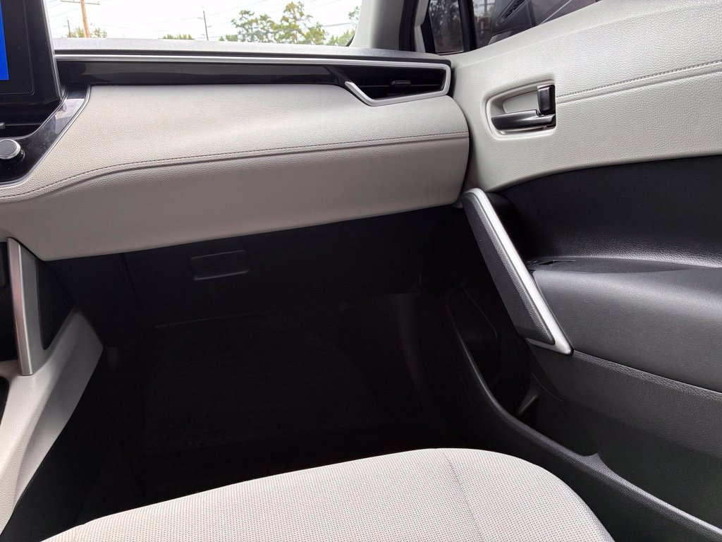 Used 2025 Toyota Corolla Cross L FWD image 42