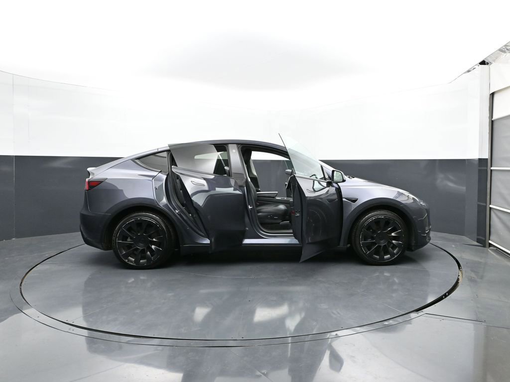 Used 2021 Tesla Model Y Long Range AWD/4WD image 35