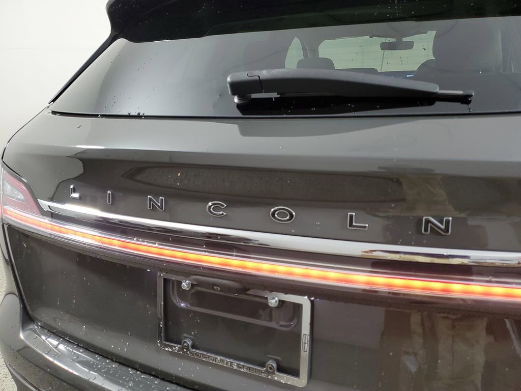 Certified 2023 Lincoln Nautilus Black Label w/ Class II Trailer Tow Package AWD/4WD image 5