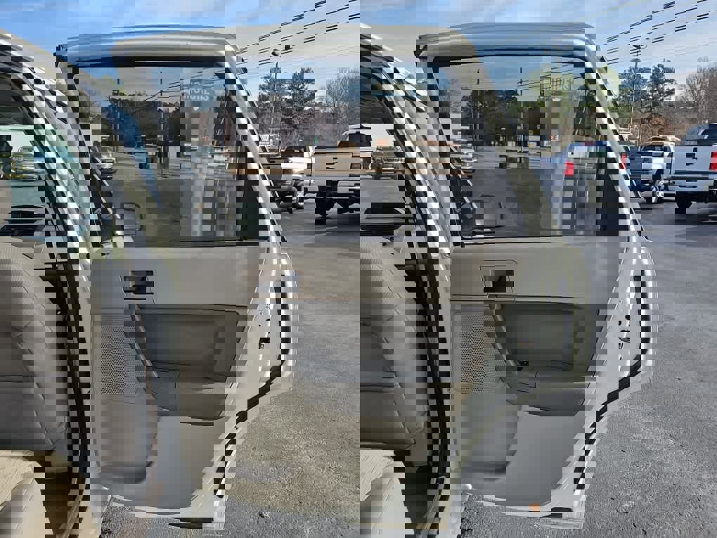 Used 2011 Ford Focus SE image 24