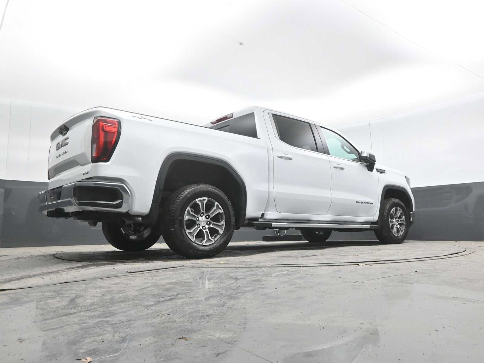 New 2026 GMC Sierra 1500 SLE w/ Preferred Package AWD/4WD image 49
