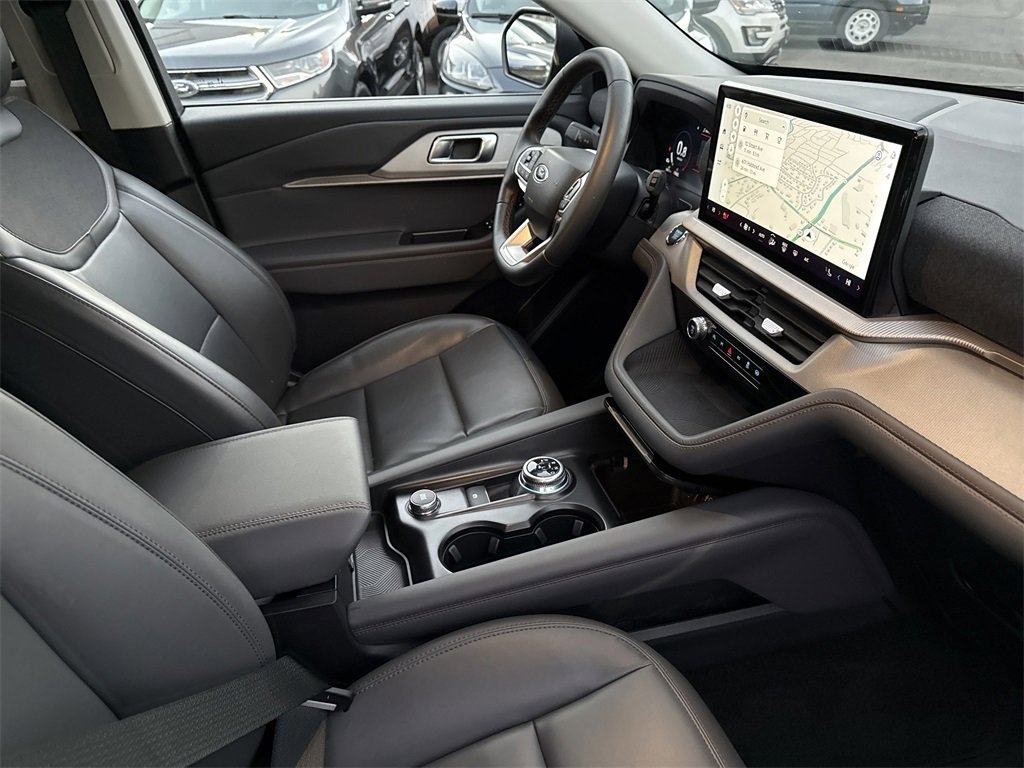 Used 2025 Ford Explorer Active w/ Active Comfort Package image 25