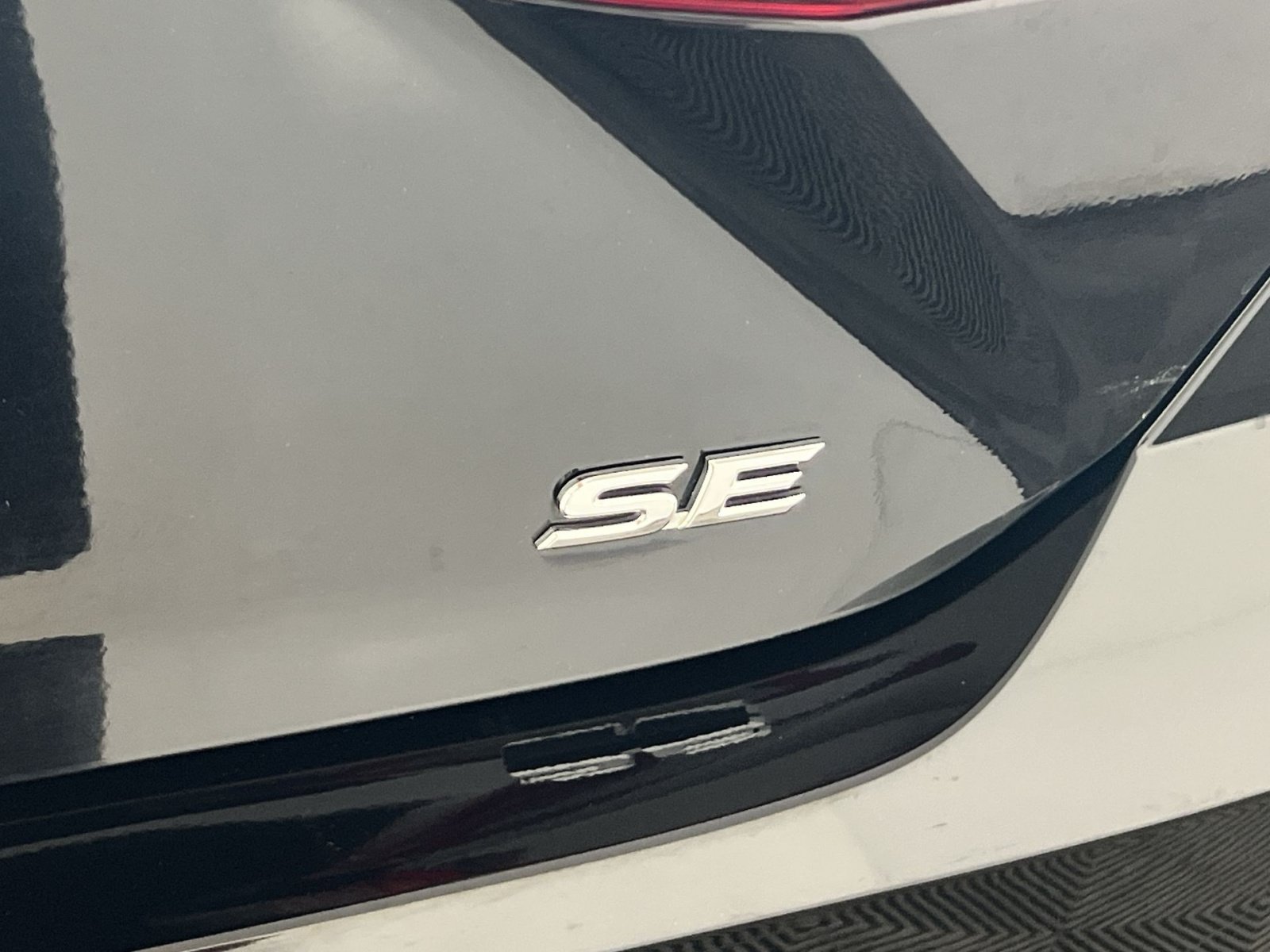 Used 2025 Toyota Camry SE FWD image 28