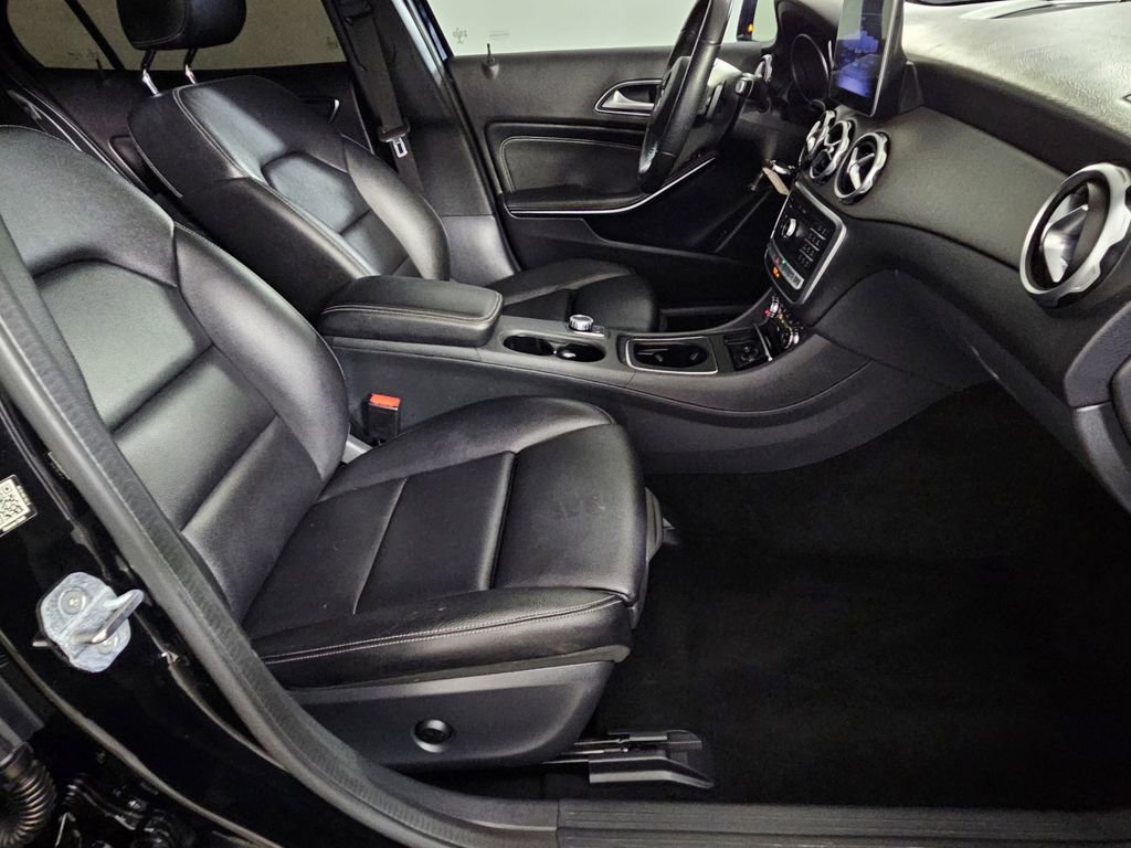 Used 2020 Mercedes-Benz GLA 250 4MATIC w/ Premium Package image 27