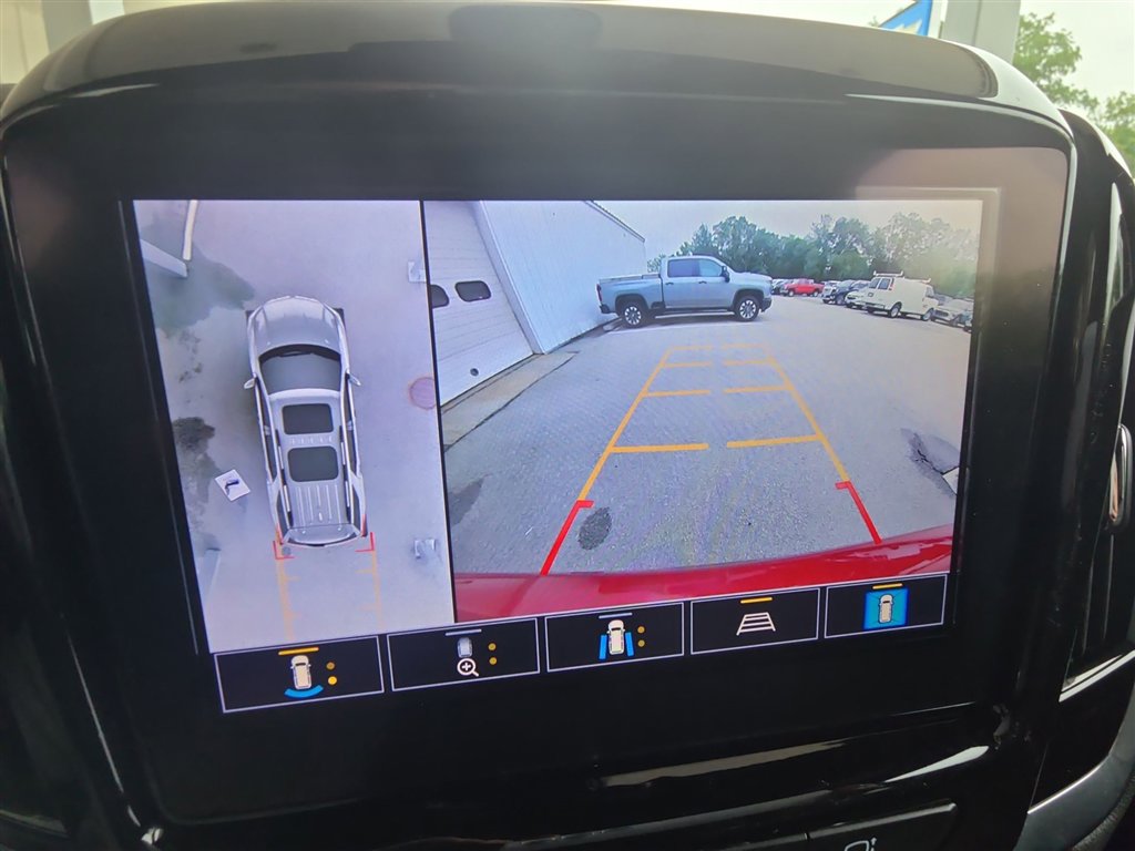 Used 2023 Chevrolet Traverse RS image 15