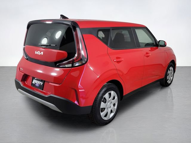 Used 2023 Kia Soul LX image 3