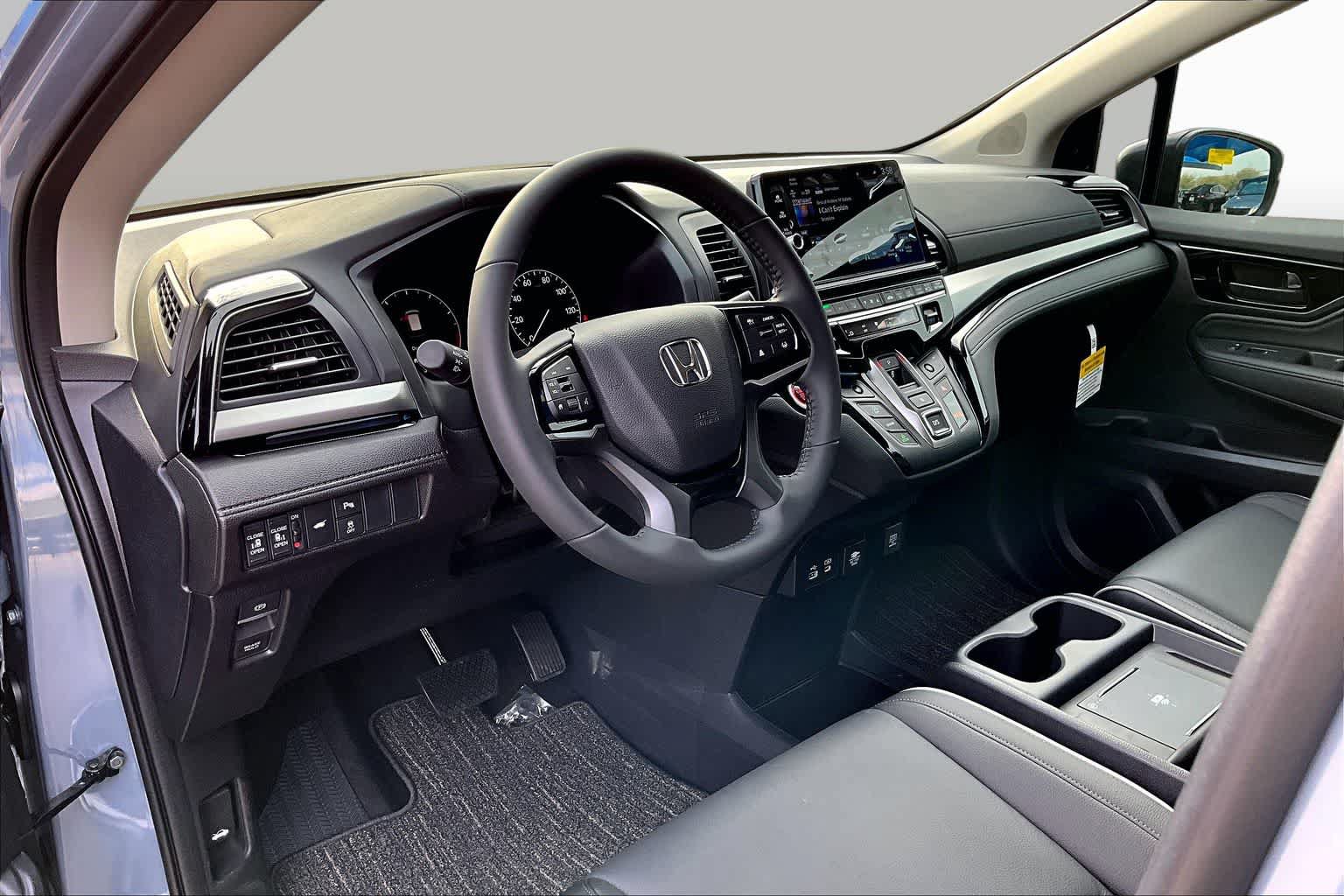 New 2026 Honda Odyssey Touring image 8