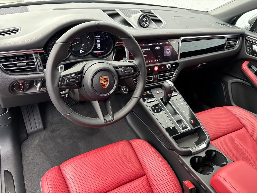 New 2026 Porsche Macan image 4