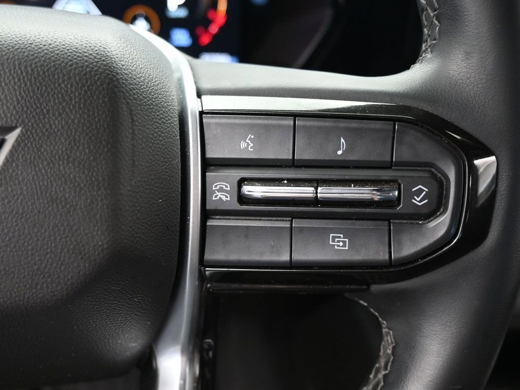 Used 2024 Chevrolet Colorado LT w/ LT Convenience Package image 26