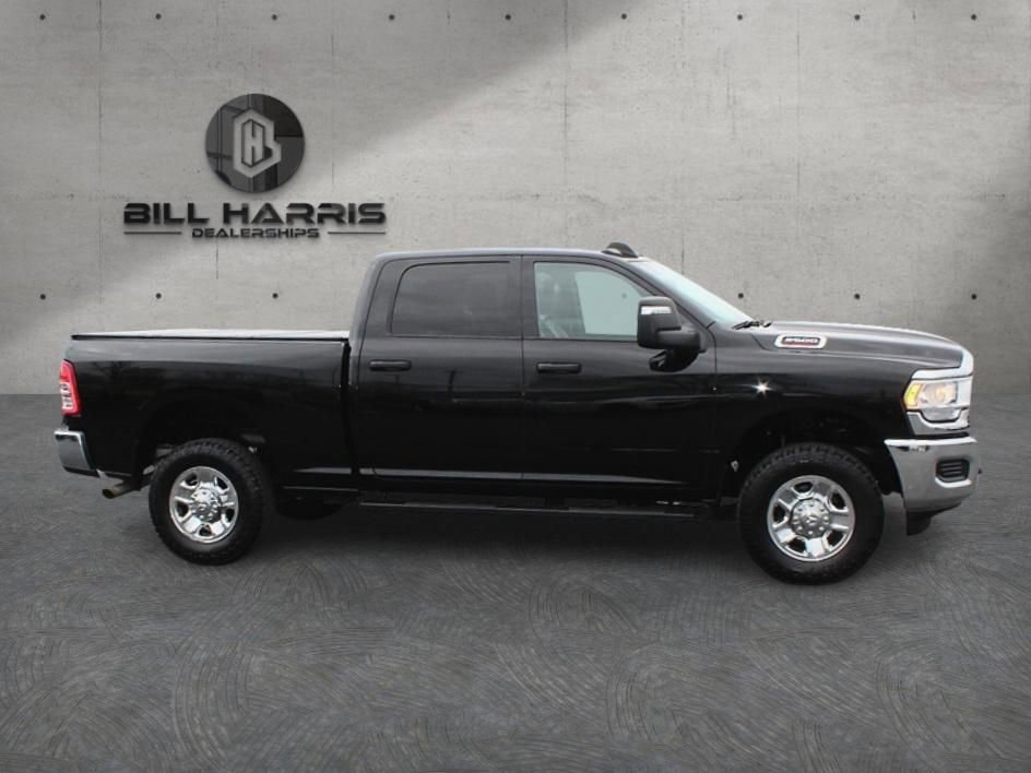 Used 2023 RAM 2500 Tradesman w/ Chrome Appearance Group image 4