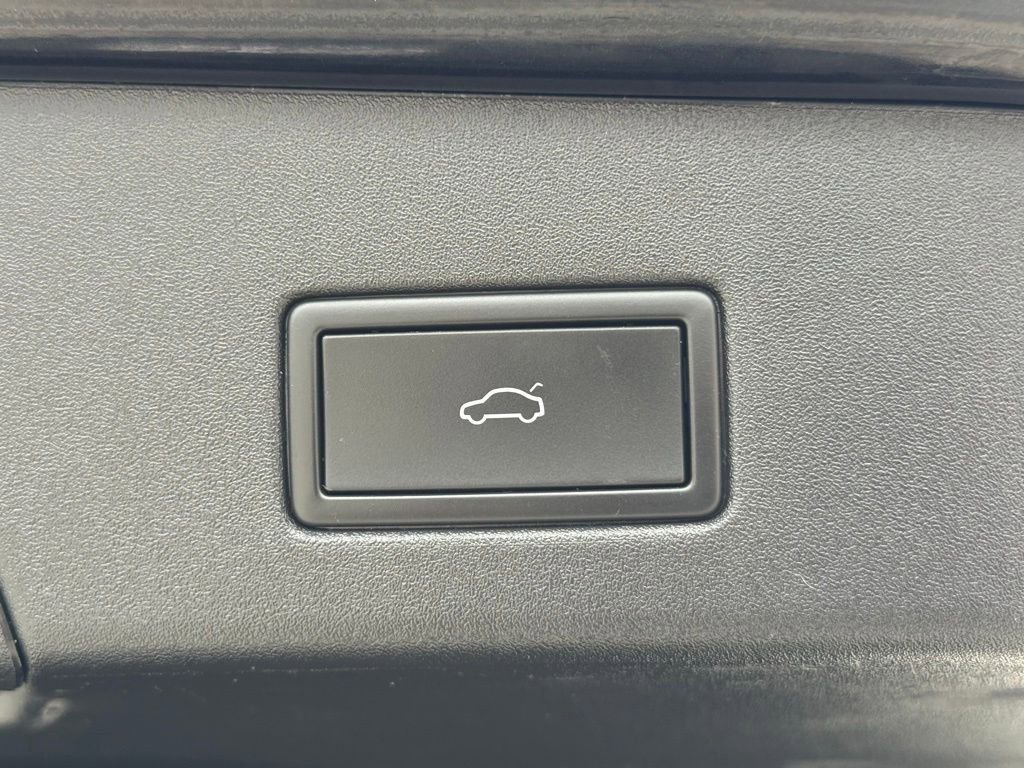 Certified 2021 Volkswagen ID.4 Pro S w/ Gradient Package RWD image 8