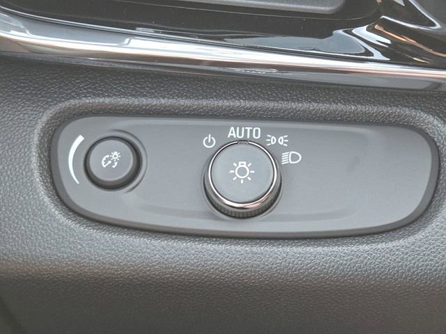 New 2026 Buick Envista Avenir image 13