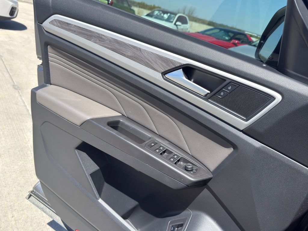 Used 2023 Volkswagen Atlas Cross Sport SE image 22