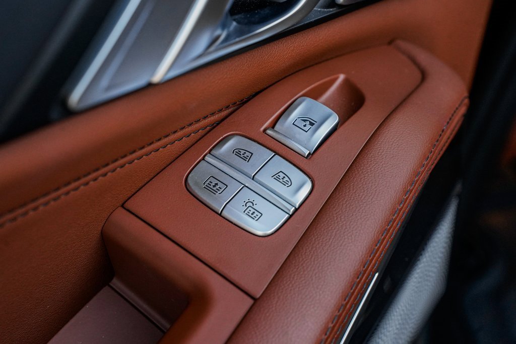 Used 2025 BMW X7 M60i image 20