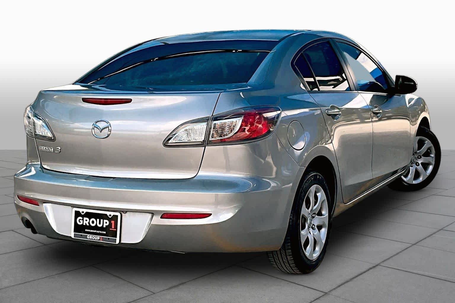 Used 2013 MAZDA MAZDA3 i Sport FWD image 13