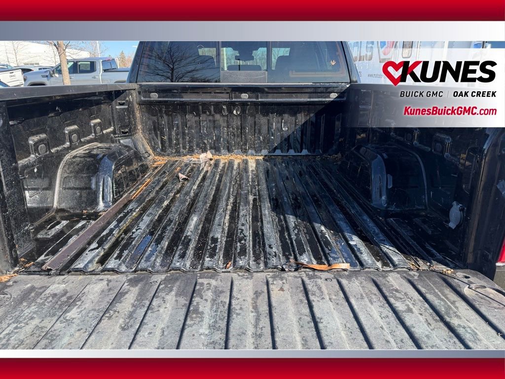 Used 2022 Chevrolet Silverado 1500 LT w/ Convenience Package II image 4