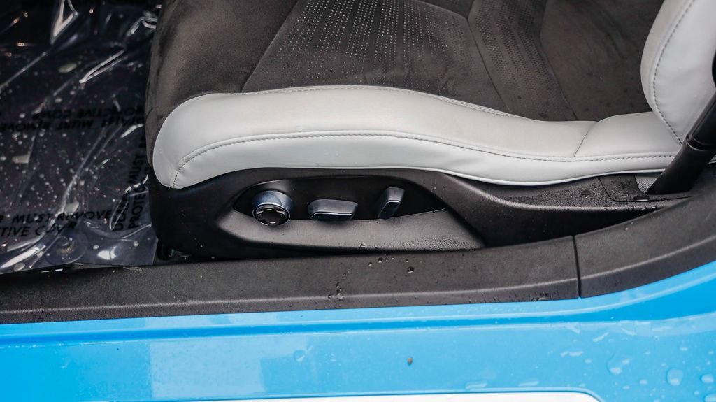 Used 2021 Chevrolet Corvette Stingray Premium Conv w/ Z51 Performance Package image 23