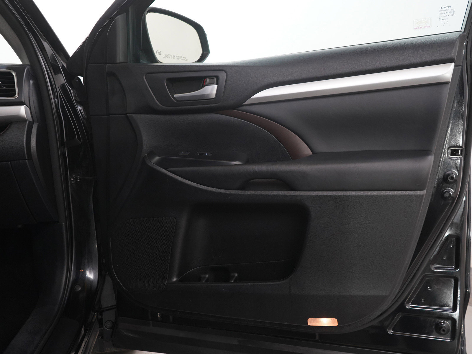 Used 2015 Toyota Highlander XLE AWD/4WD image 9
