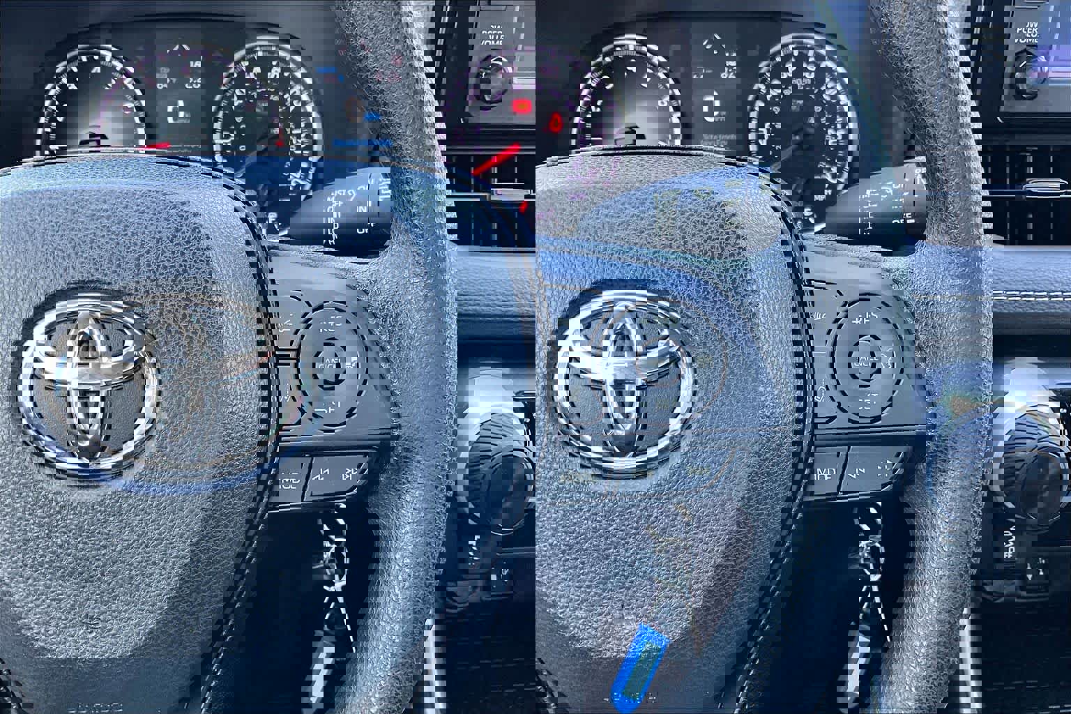 Used 2019 Toyota RAV4 LE w/ All Weather Liner Package image 25