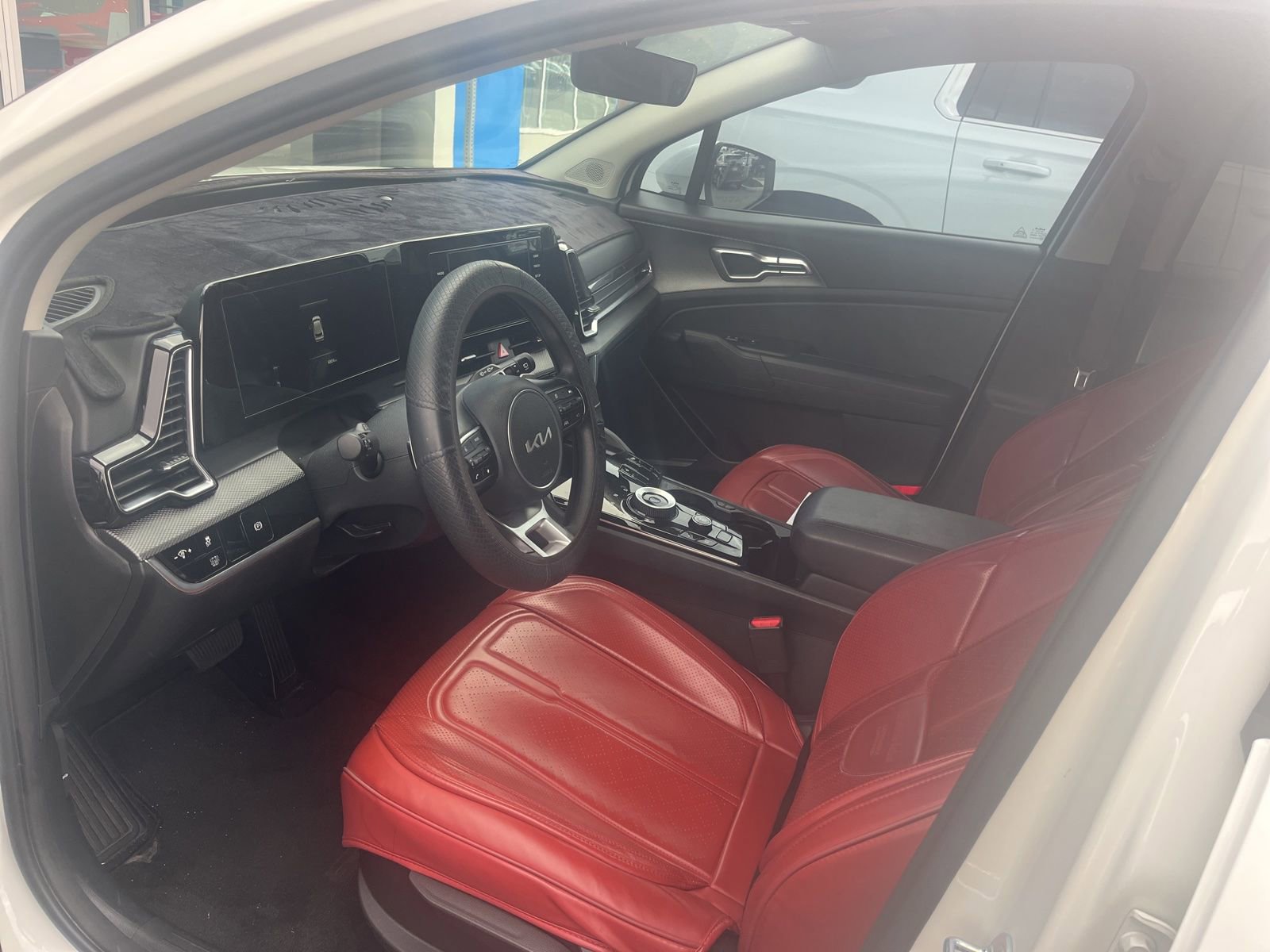 Used 2024 Kia Sportage LX AWD/4WD image 8