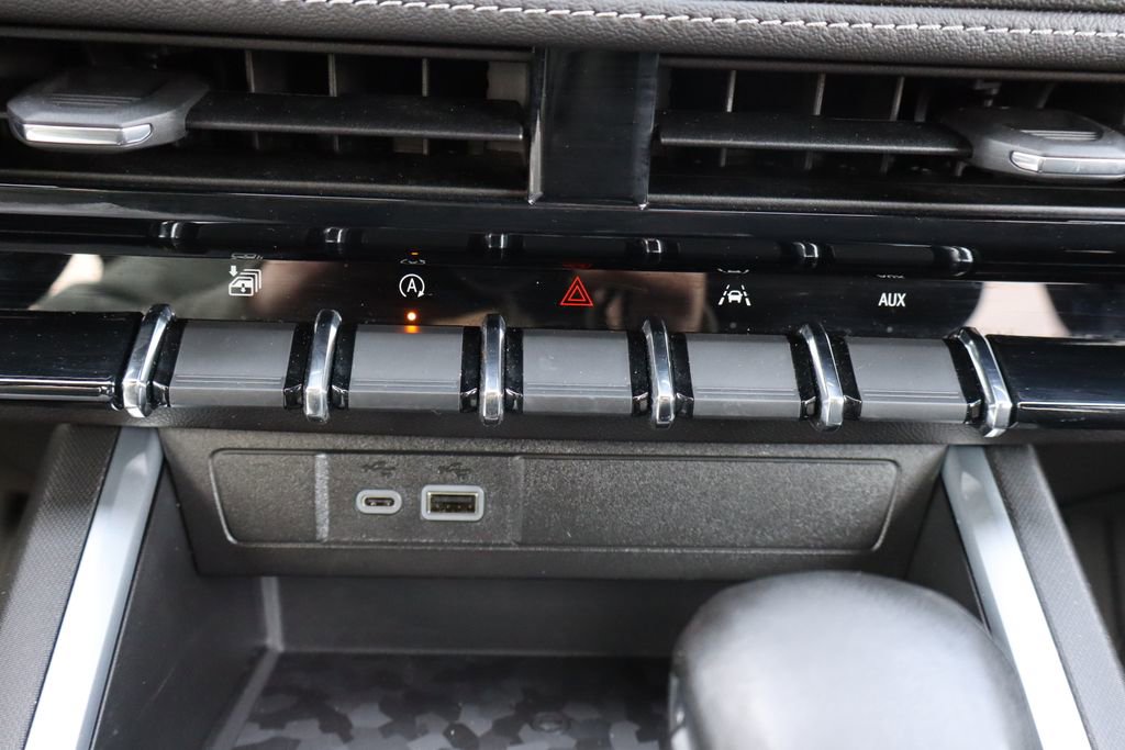 Used 2023 Chevrolet Colorado LT w/ LT Convenience Package II AWD/4WD image 13