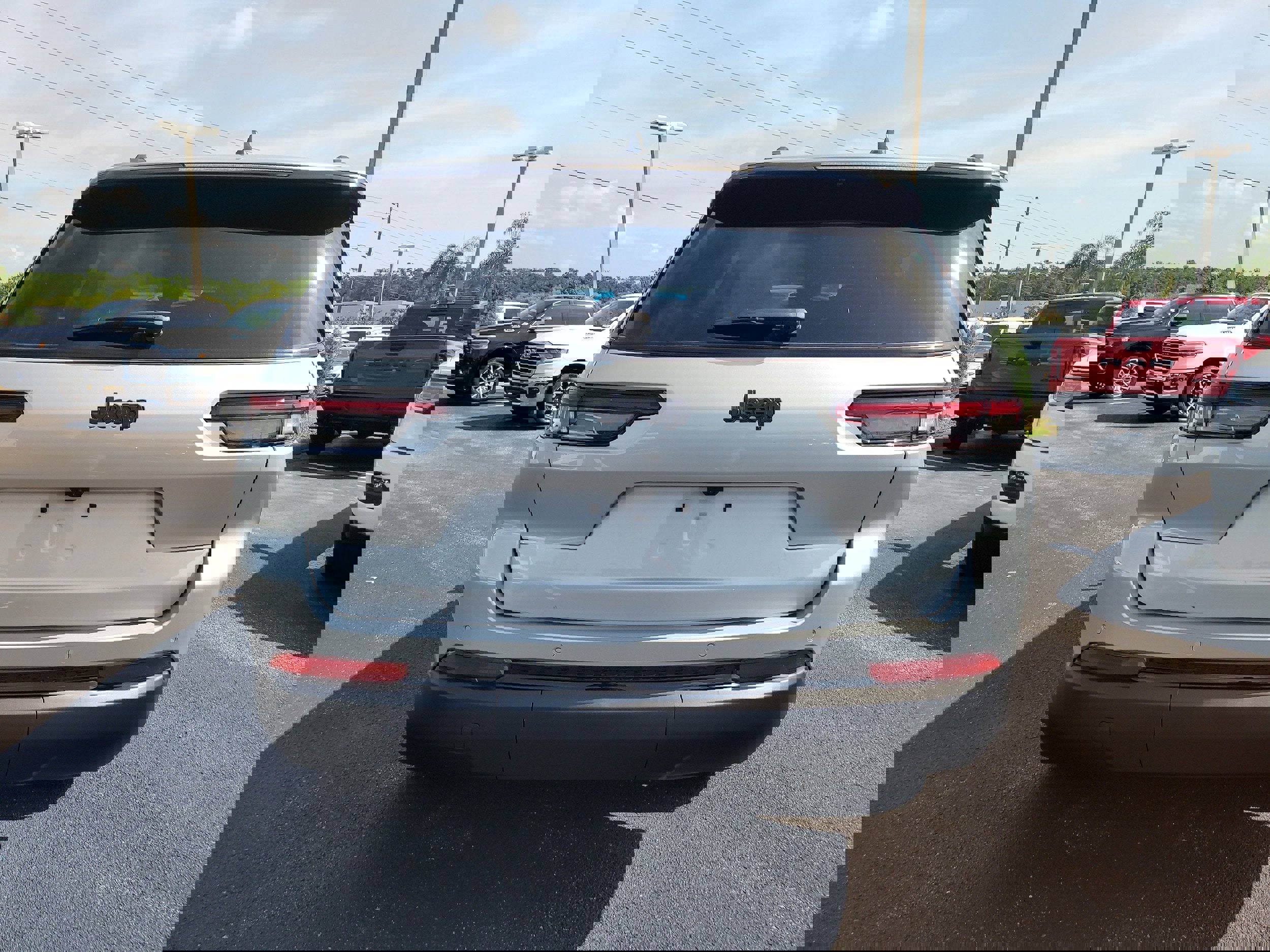 New 2025 Jeep Grand Cherokee L Altitude image 7