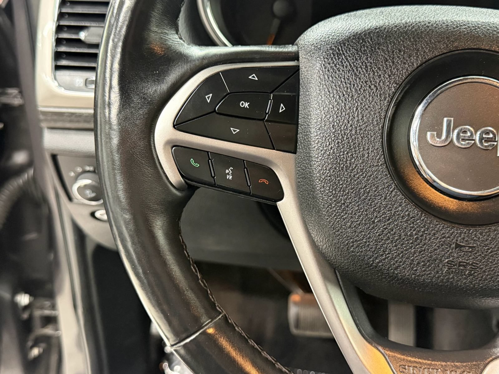 Used 2018 Jeep Grand Cherokee Altitude AWD/4WD image 31