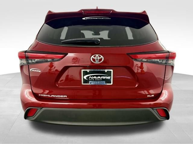 Used 2021 Toyota Highlander XLE image 7