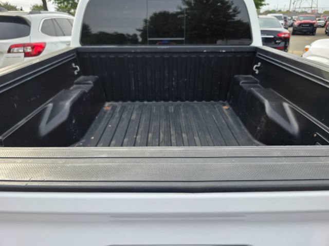 Used 2019 Toyota Tacoma TRD Sport AWD/4WD image 11